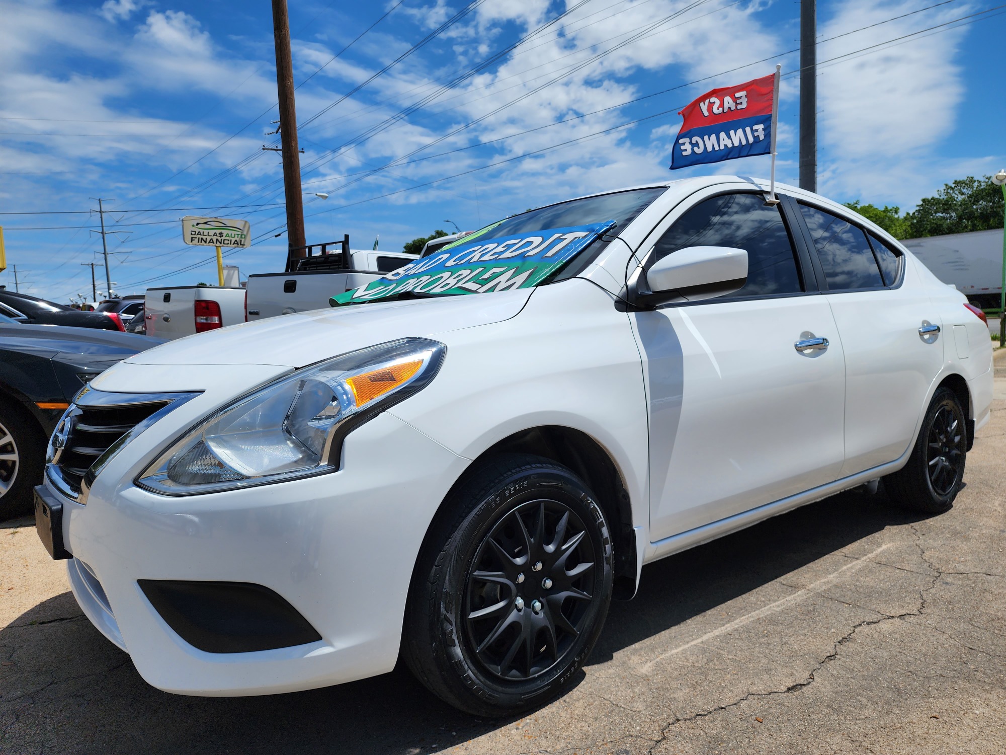 2017 FRESH POWDER /GRAY NISSAN VERSA SV SV (3N1CN7AP1HL) , AUTO transmission, located at 2660 S.Garland Avenue, Garland, TX, 75041, (469) 298-3118, 32.885551, -96.655602 - CASH$$$$ CAR! This is a SUPER CLEAN 2017 NISSAN VERSA SV! SUPER CLEAN! BLUETOOTH Great Gas Mileage! Come in for a test drive today. We are open from 10am-7pm Monday-Saturday. Call us with any questions at 469.202.7468, or email us at DallasAutos4Less@gmail.com. - Photo #7