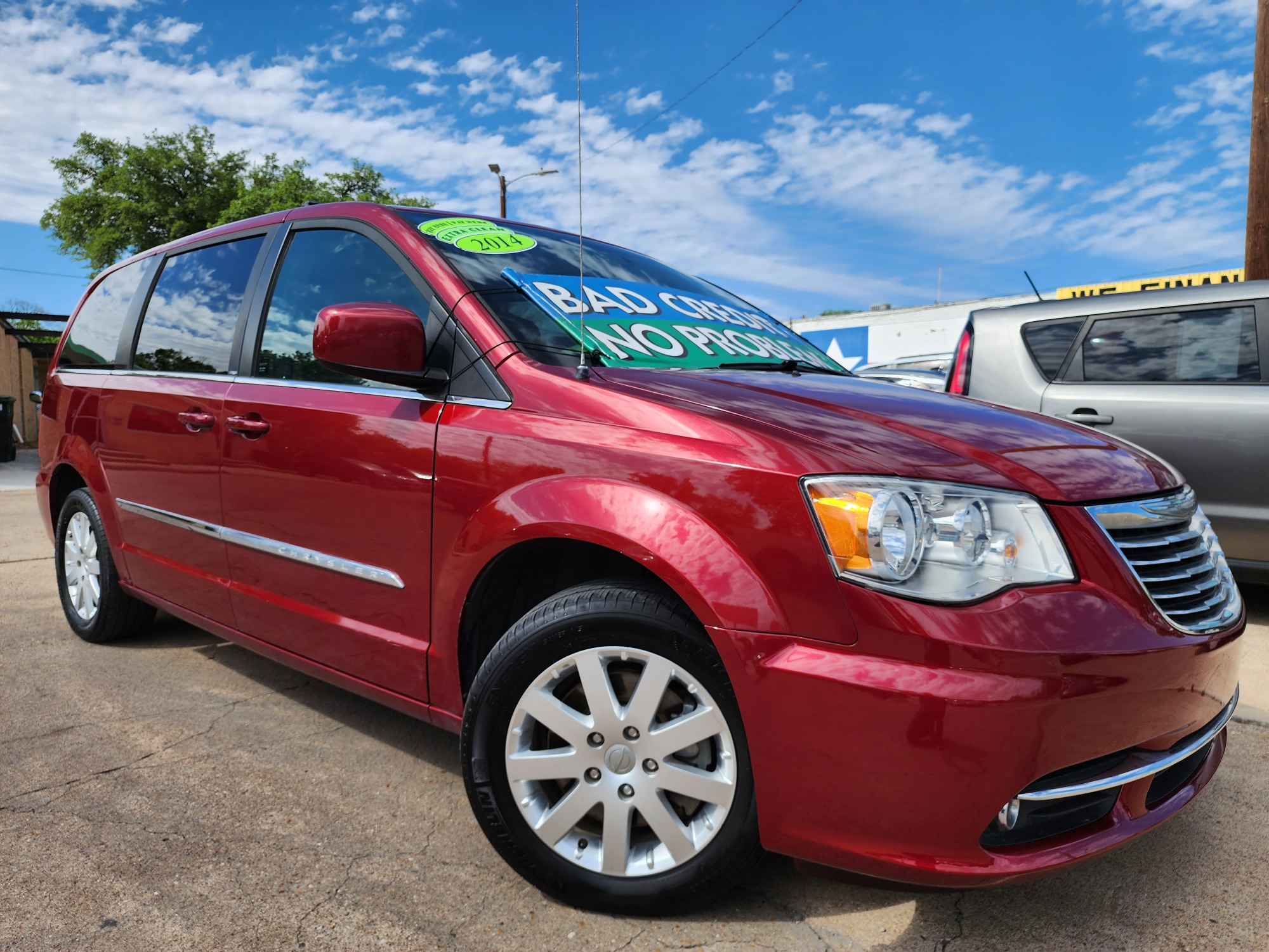 photo of 2014 CHRYSLER TOWN  and  COUNTRY TOURING 4 DOOR VAN