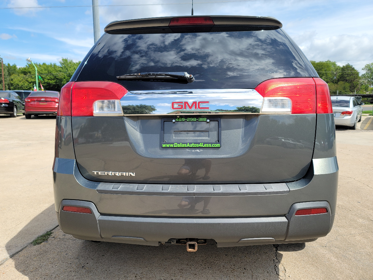 2012 GRAY GMC Terrain SLE1 (2GKALMEK2C6) with an 2.4L L4 DOHC 16V engine, 6-Speed Automatic transmission, located at 2660 S.Garland Avenue, Garland, TX, 75041, (469) 298-3118, 32.885387, -96.656776 - Welcome to DallasAutos4Less, one of the Premier BUY HERE PAY HERE Dealers in the North Dallas Area. We specialize in financing to people with NO CREDIT or BAD CREDIT. We need proof of income, proof of residence, and a ID. Come buy your new car from us today!! This is a very well cared for 2012 GM - Photo #4