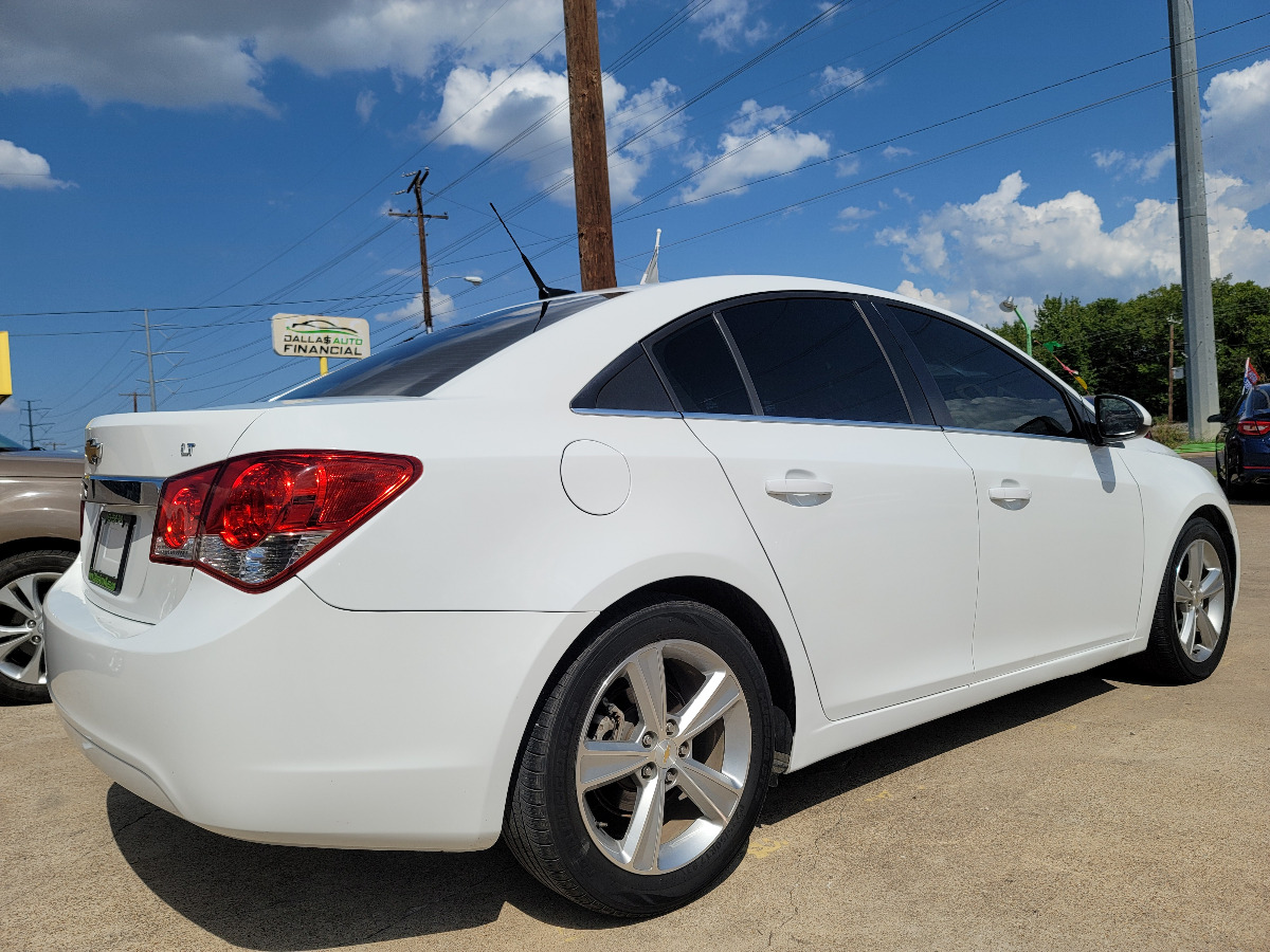 2012 WHITE Chevrolet Cruze 2LT (1G1PG5SC9C7) with an 1.4L L4 DOHC 16V TURBO engine, 6-Speed Automatic transmission, located at 2660 S.Garland Avenue, Garland, TX, 75041, (469) 298-3118, 32.885387, -96.656776 - Welcome to DallasAutos4Less, one of the Premier BUY HERE PAY HERE Dealers in the North Dallas Area. We specialize in financing to people with NO CREDIT or BAD CREDIT. We need proof of income, proof of residence, and a ID. Come buy your new car from us today!! This is a very well cared for 2012 CH - Photo #3