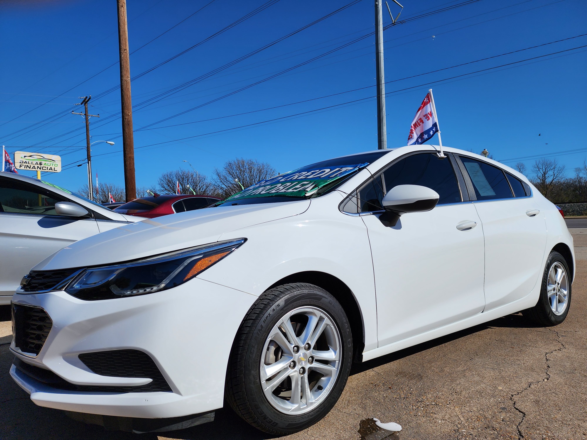 2017 WHITE /BLACK Chevrolet Cruze LT (3G1BE6SMXHS) with an 1.4L L4 DOHC 16V TURBO engine, 6A transmission, located at 2660 S.Garland Avenue, Garland, TX, 75041, (469) 298-3118, 32.885387, -96.656776 - Photo #7