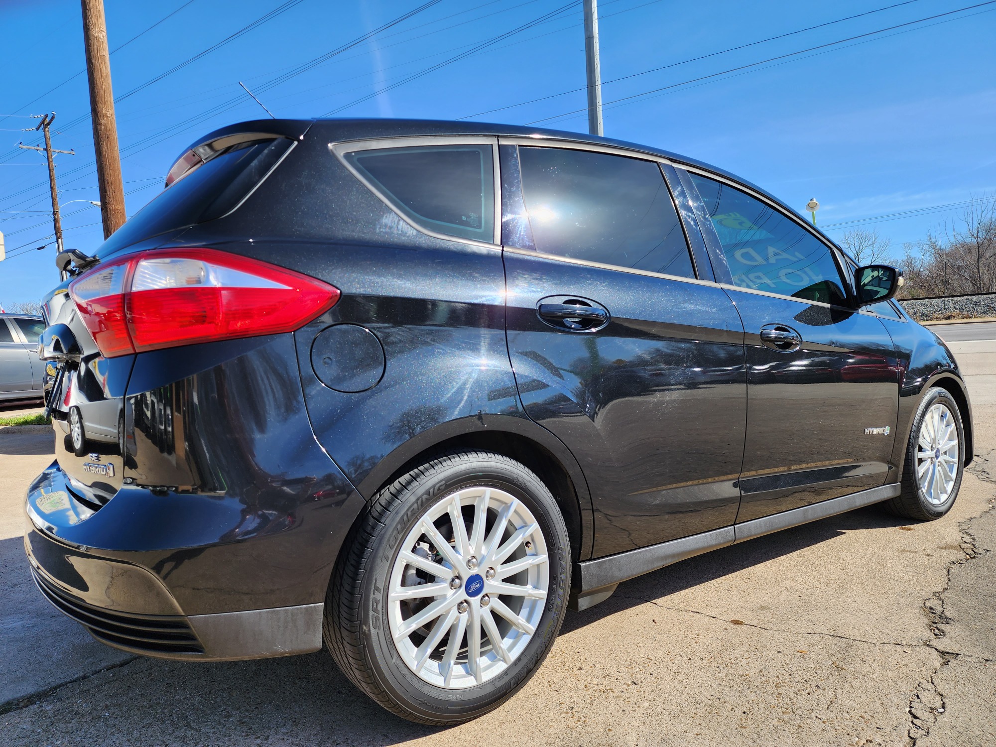 2015 BLACK METALLIC /BLACK Ford C-Max Hybrid SE (1FADP5AU7FL) with an 2.0L L4 DOHC 16V HYBRID engine, Continuously Variable Transmission transmission, located at 2660 S.Garland Avenue, Garland, TX, 75041, (469) 298-3118, 32.885387, -96.656776 - Photo #3