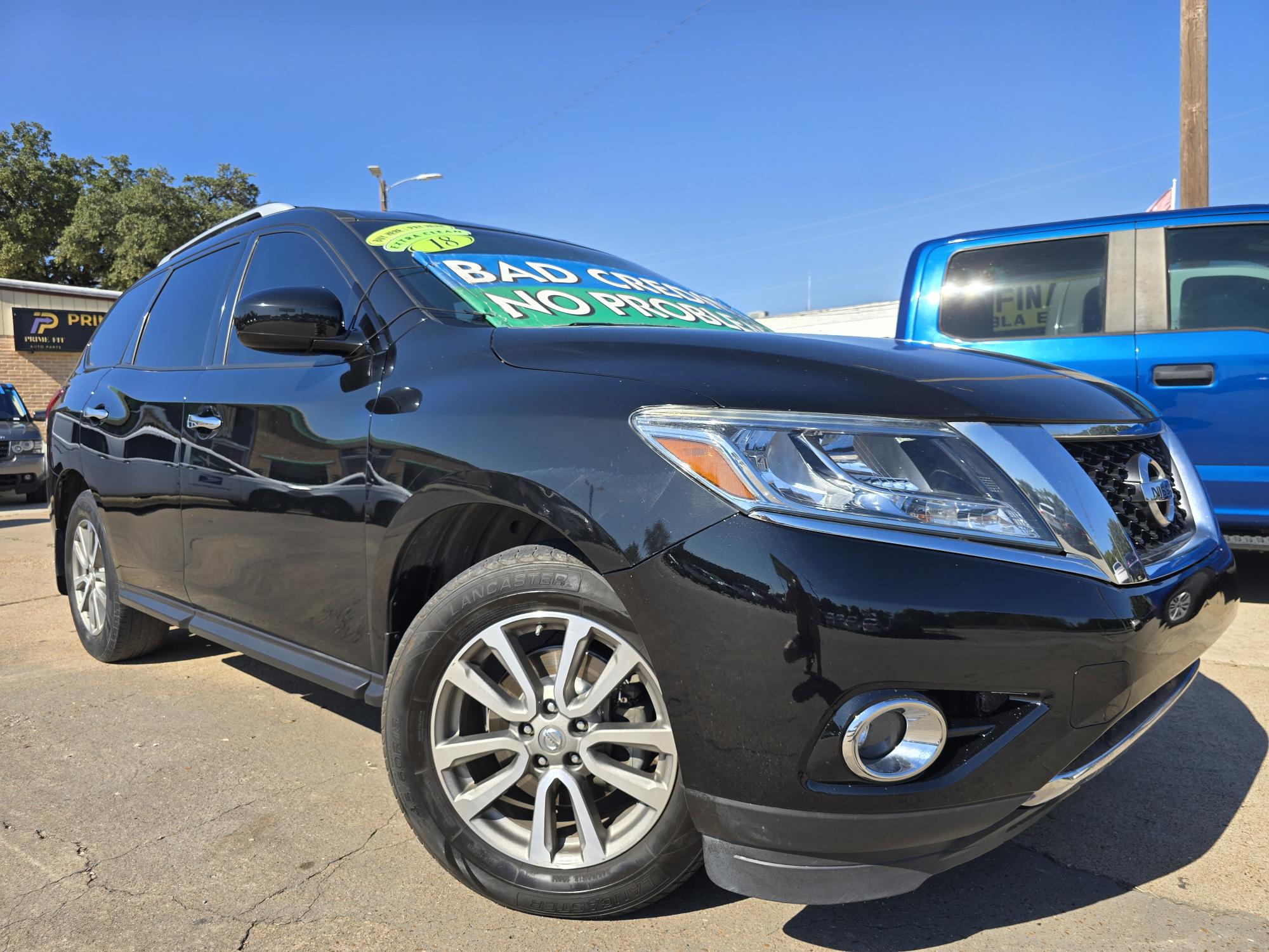 photo of 2016 Nissan Pathfinder S Sport Utility
