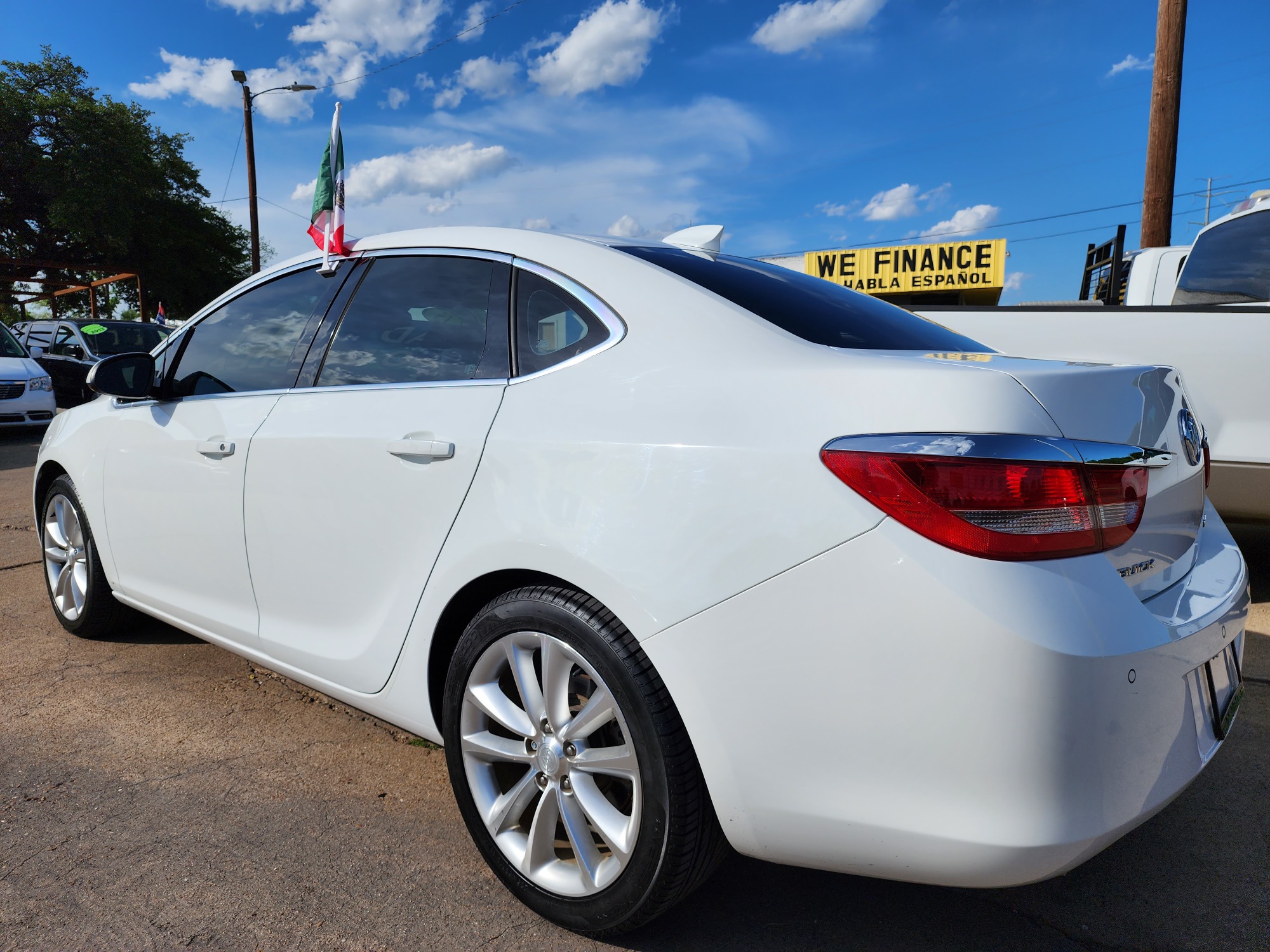 2015 WHITE Buick Verano Convenience (1G4PR5SK3F4) with an 2.4L L4 DOHC 16V FFV engine, 6-Speed Automatic transmission, located at 2660 S.Garland Avenue, Garland, TX, 75041, (469) 298-3118, 32.885387, -96.656776 - Welcome to DallasAutos4Less, one of the Premier BUY HERE PAY HERE Dealers in the North Dallas Area. We specialize in financing to people with NO CREDIT or BAD CREDIT. We need proof of income, proof of residence, and a ID. Come buy your new car from us today!! This is a very well cared for 2015 BU - Photo #5