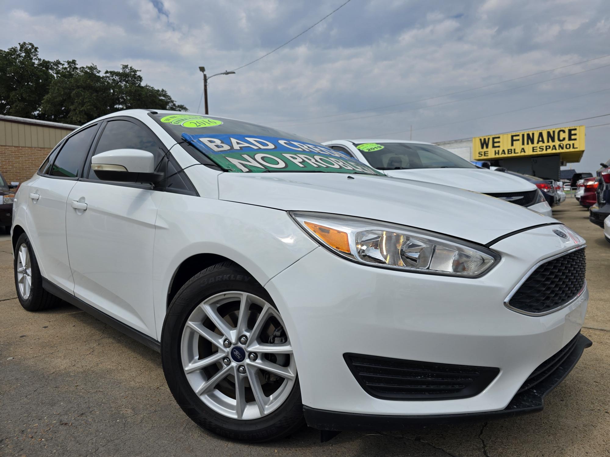 photo of 2016 Ford Focus SE Sedan