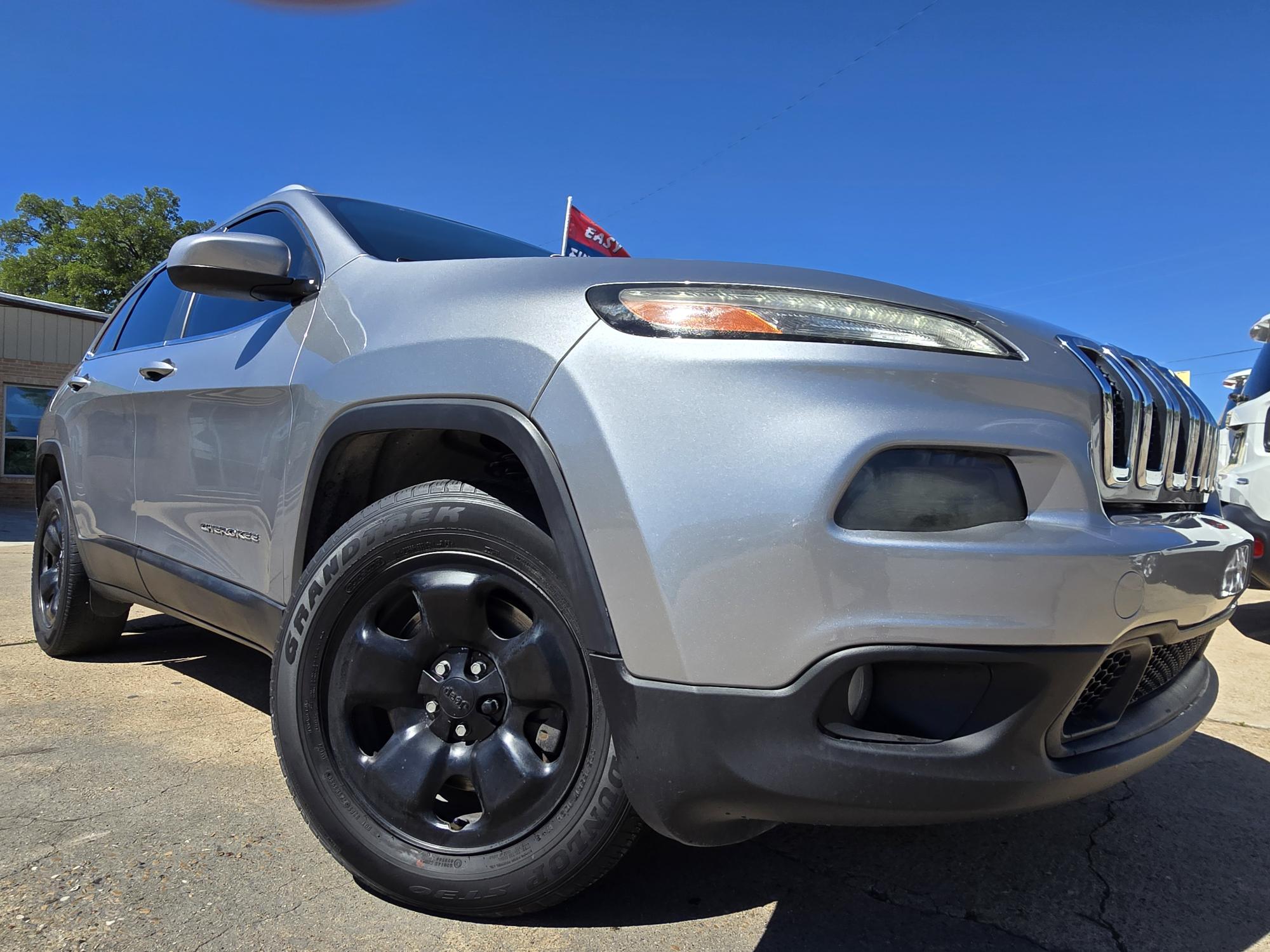 photo of 2016 Jeep Cherokee Latitude Sport Utility