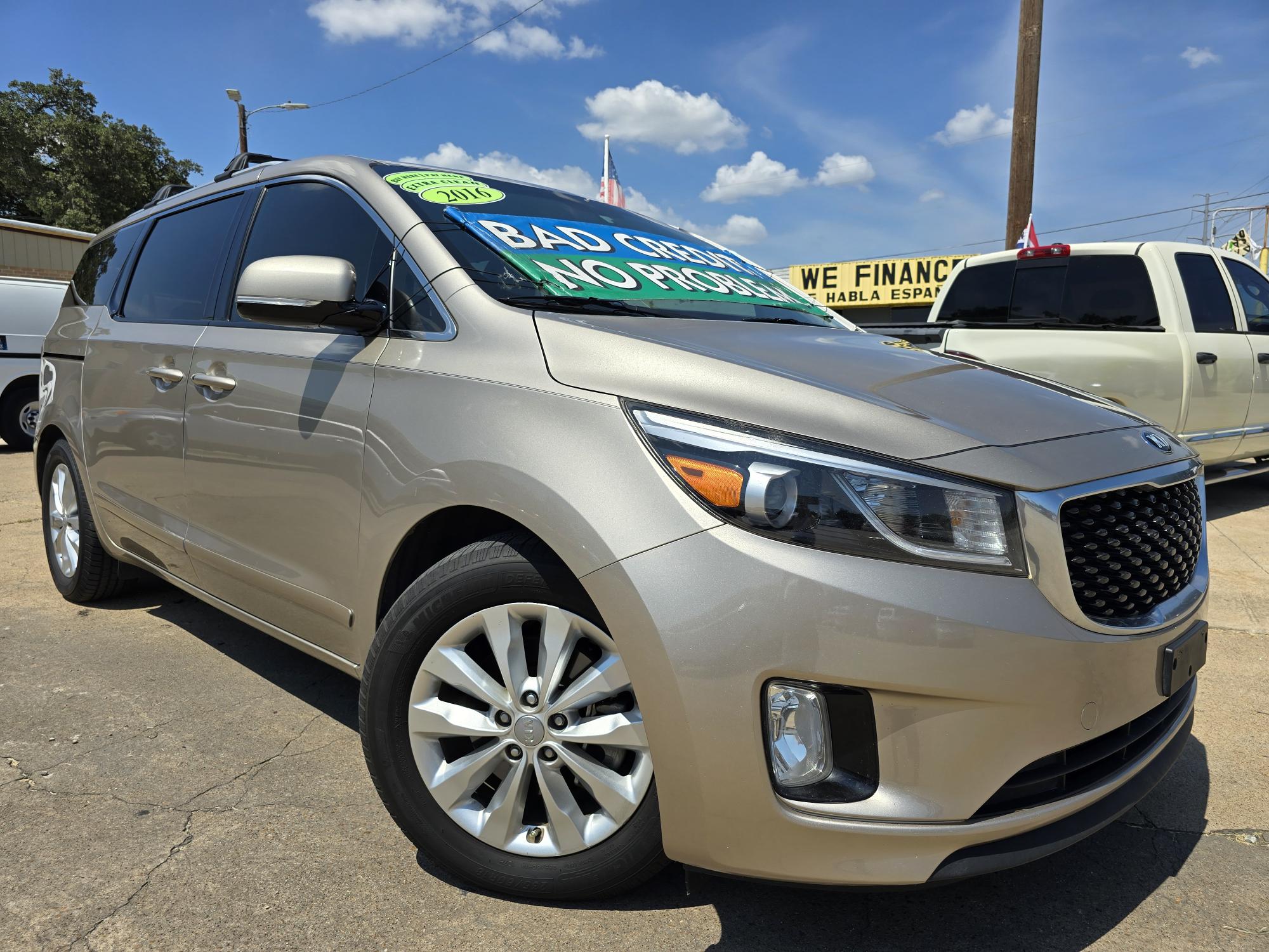 photo of 2016 Kia Sedona EX Sports Van