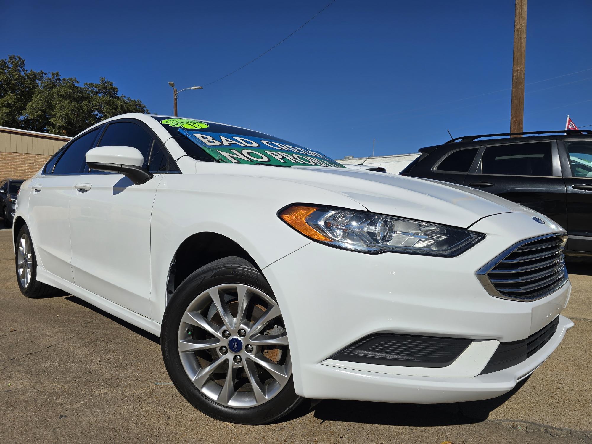 photo of 2017 Ford Fusion SE Sedan