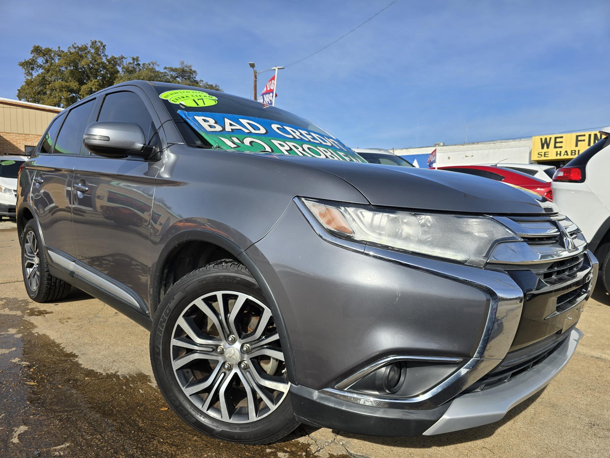 photo of 2017 Mitsubishi Outlander SE Sport Utility