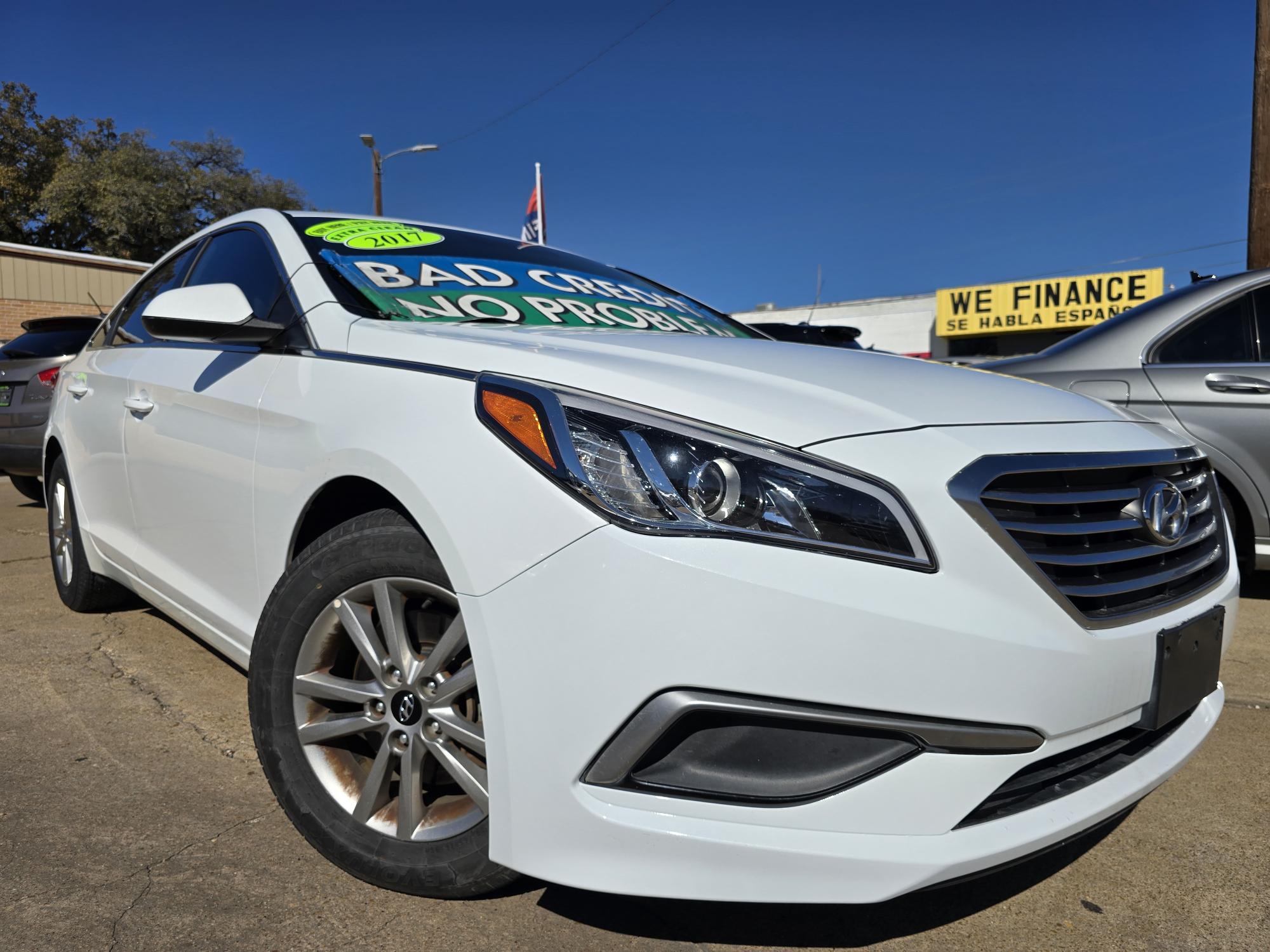 photo of 2017 Hyundai Sonata SE Sedan