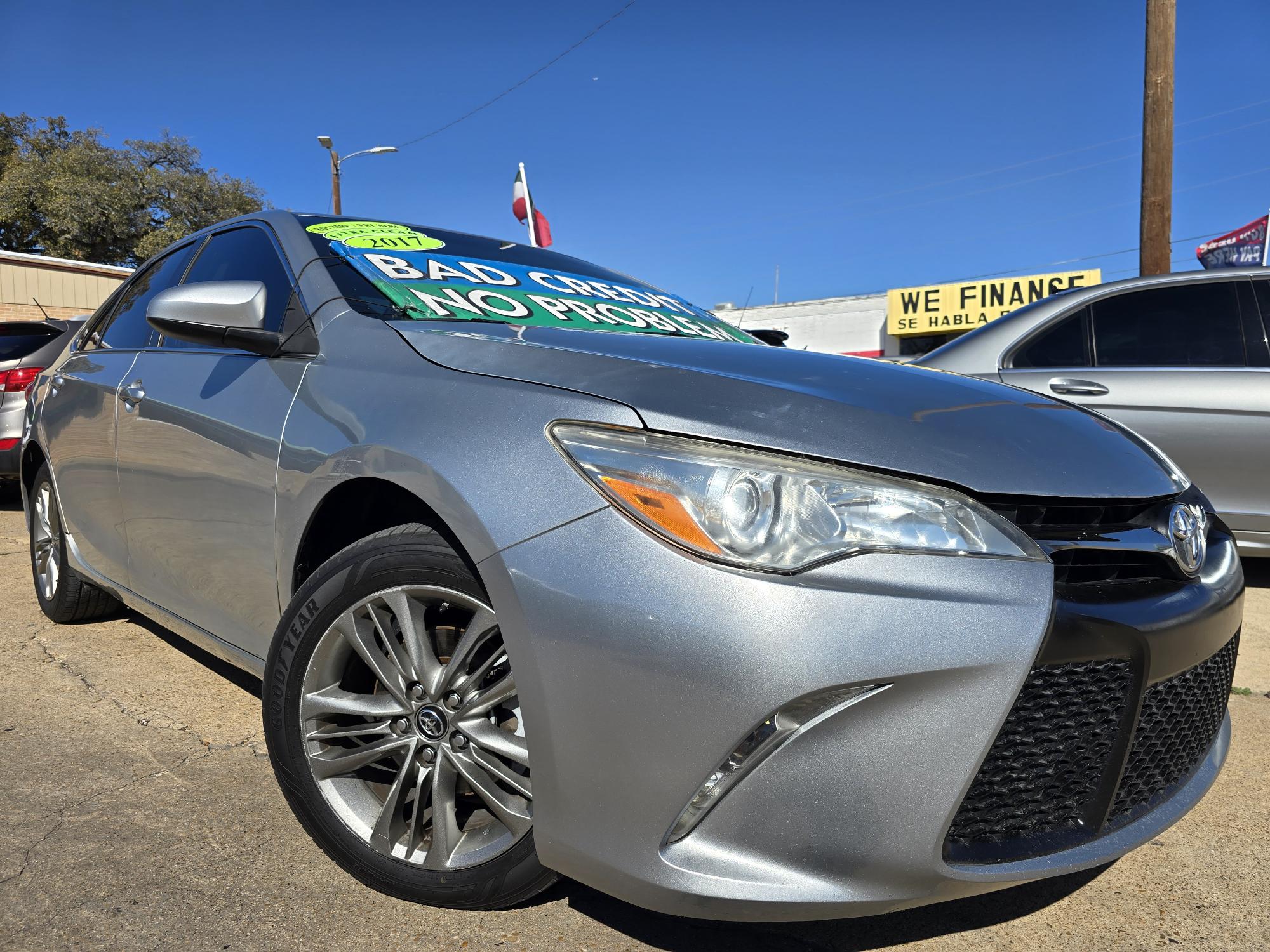 photo of 2017 Toyota Camry SE Sedan