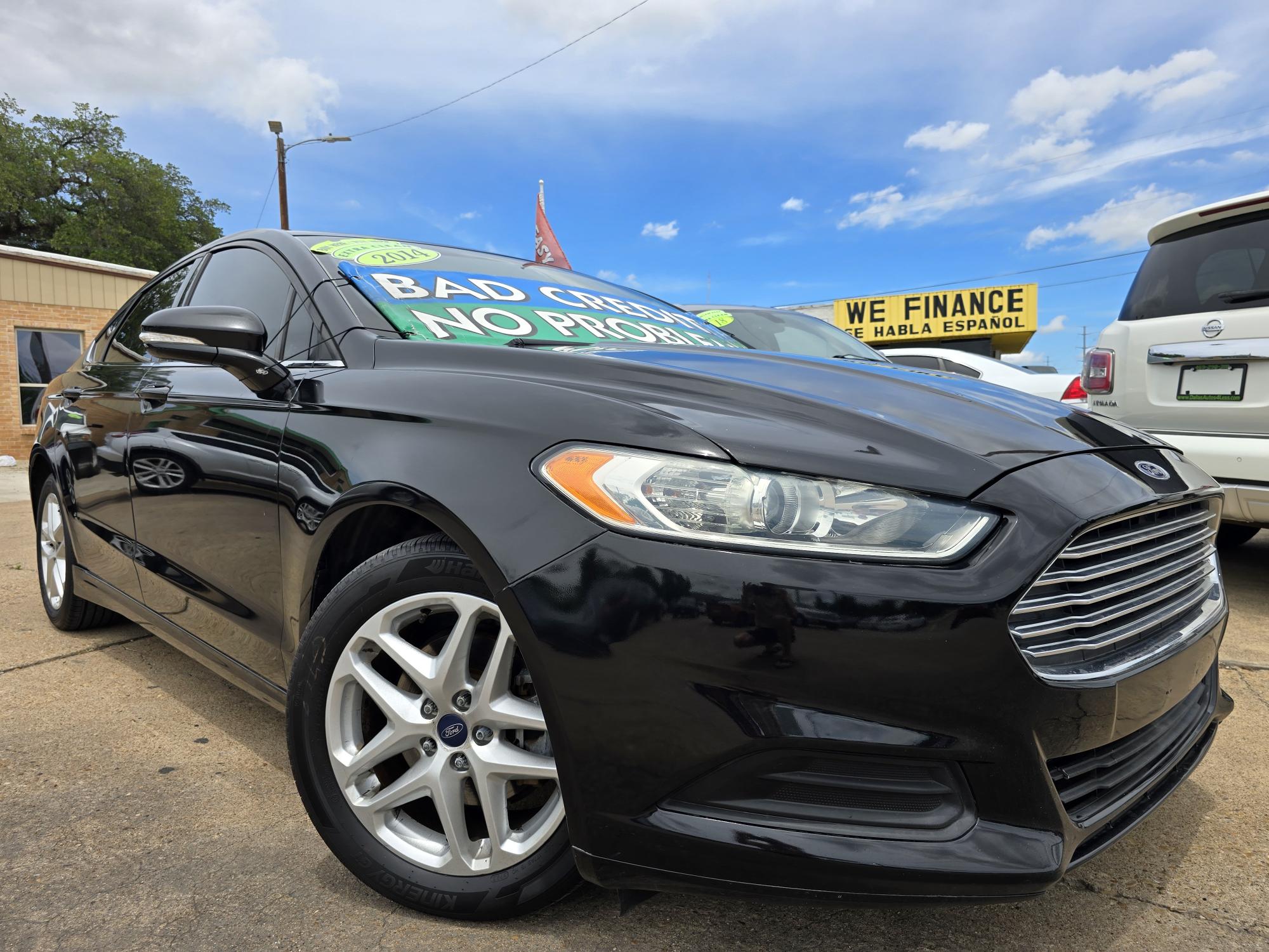 photo of 2014 Ford Fusion SE Sedan