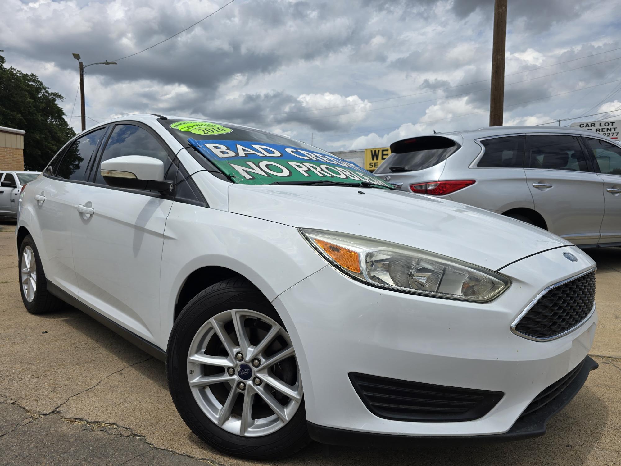photo of 2016 Ford Focus SE Sedan
