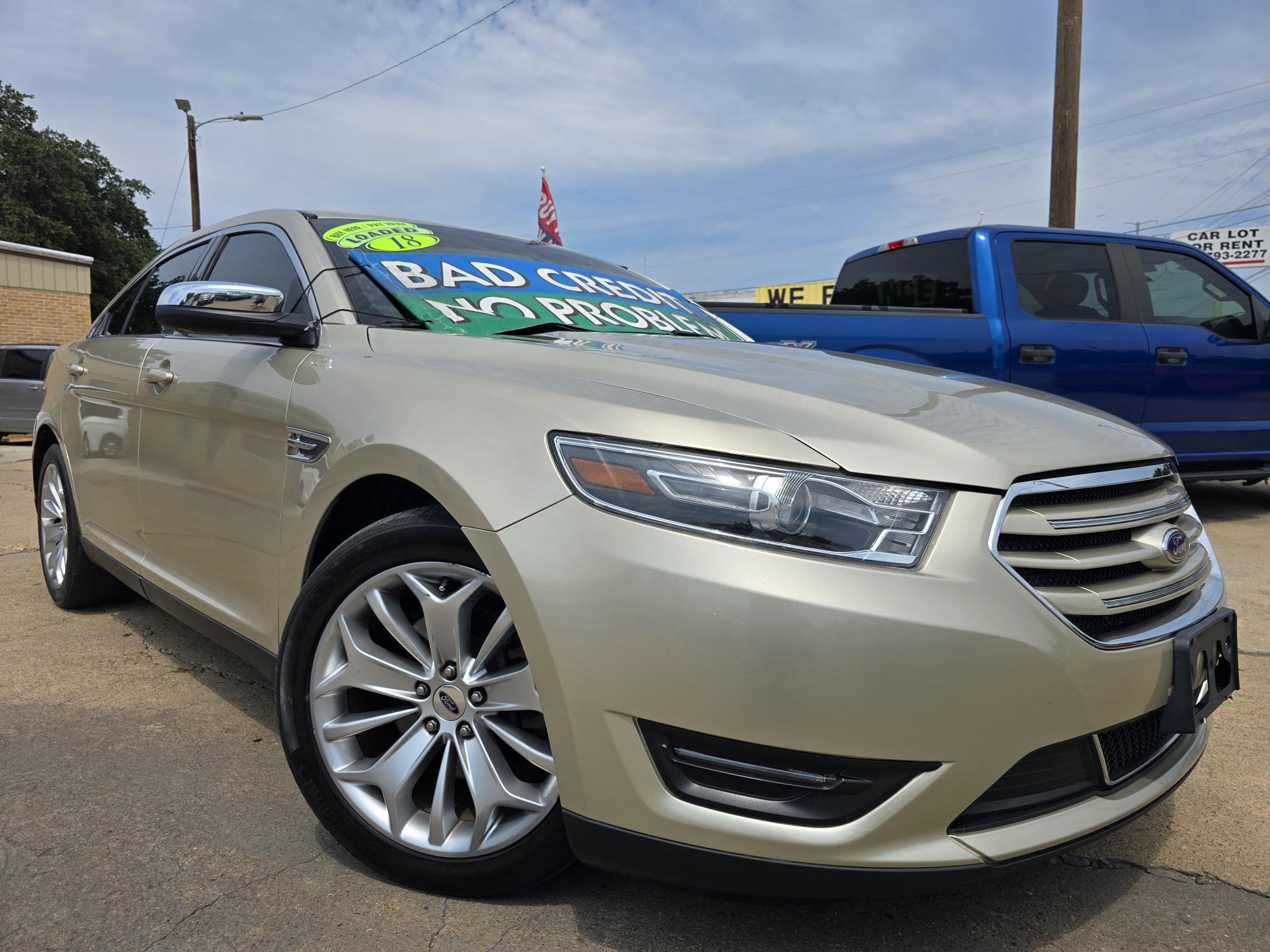 photo of 2018 Ford Taurus Limited Sedan