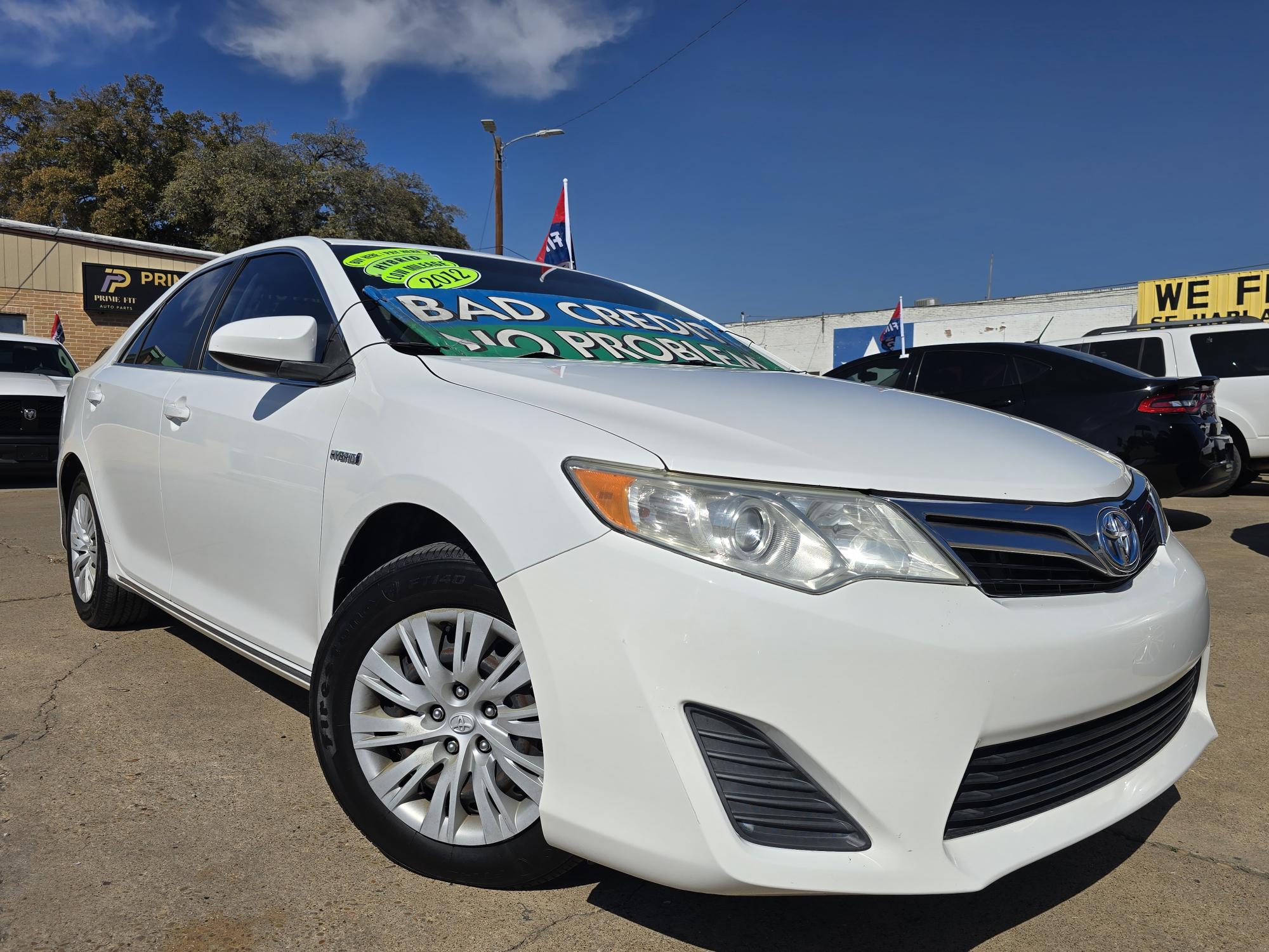 photo of 2012 Toyota Camry Hybrid LE Sedan